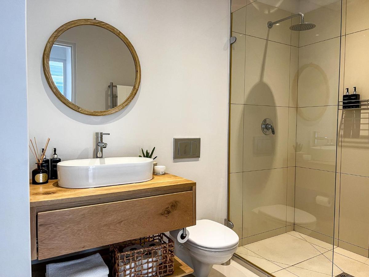 Luxury 1Br Green Point - Walk To Sea Point Promenade! Rooftop Pool, Secure Parking Kapstaden Exteriör bild